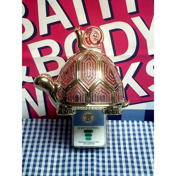 BBW Turtle & Snail Nightlight Wallflowers Scent Control Fragrance Plug In - Picture 1 of 1